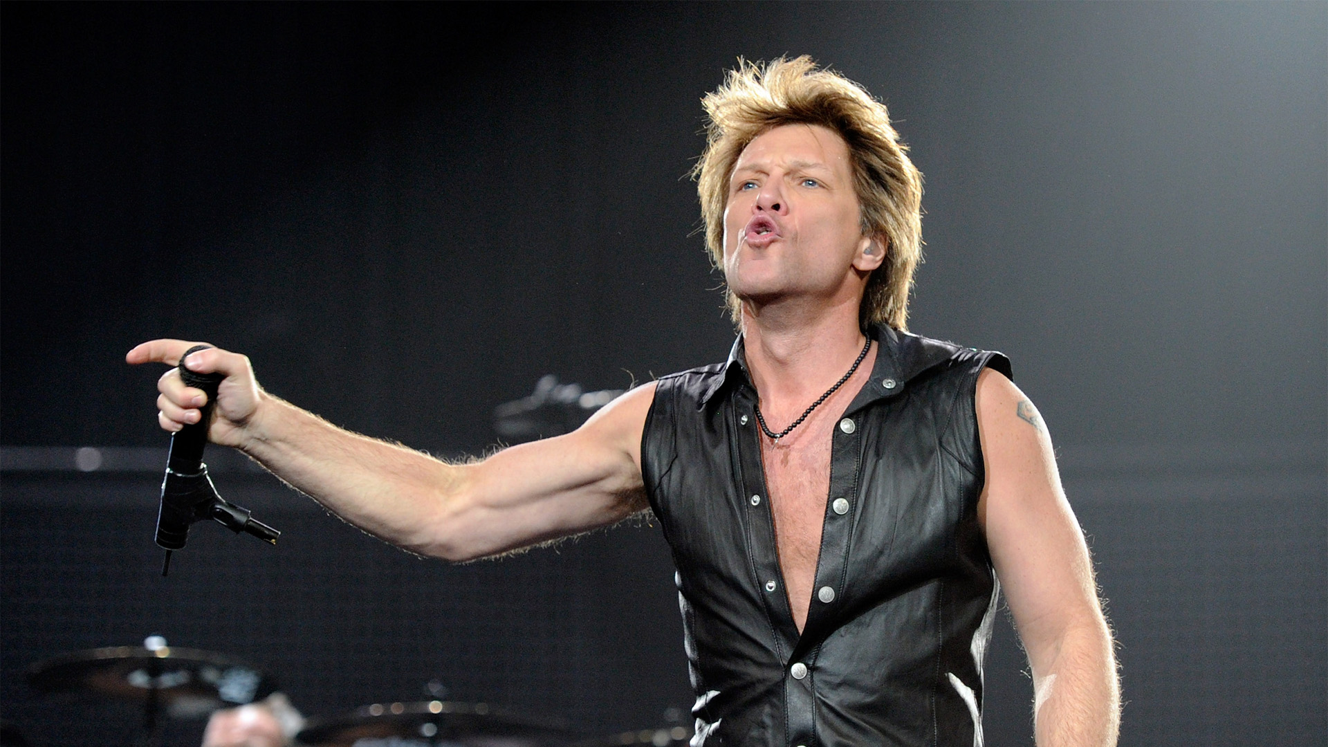 bon-jovi-jon-51521402649cc.jpg