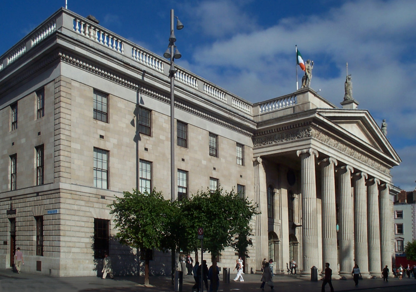 General_Post_Office_Dublin_20060803